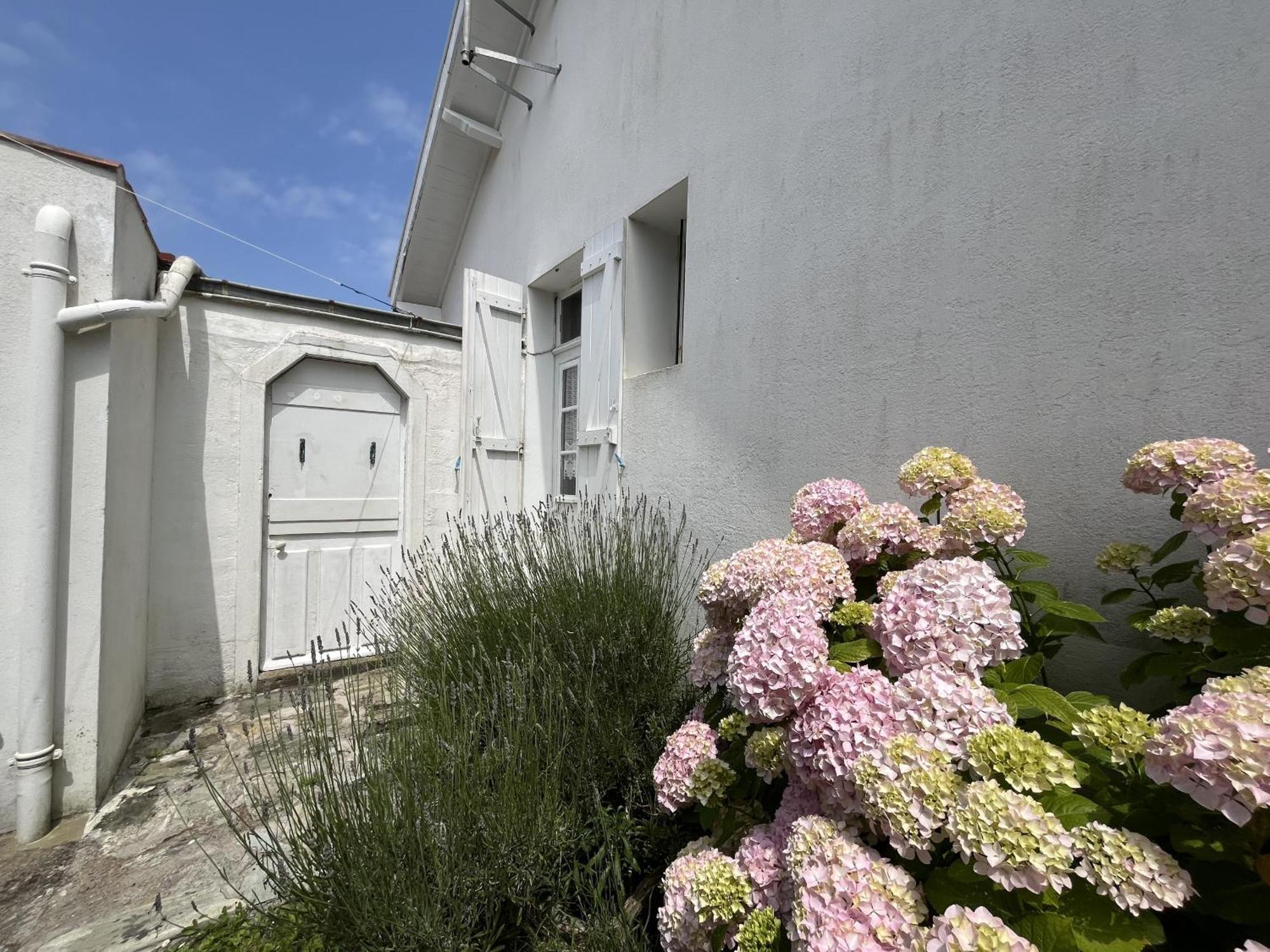 Maison Typique 30 S Proche Plage Saint-Gilles-Croix-de-Vie Exteriér fotografie